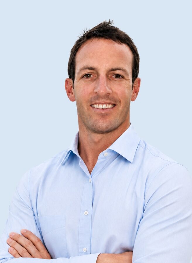 Dr. Justin Collum